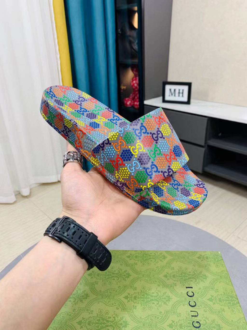 SANDALS